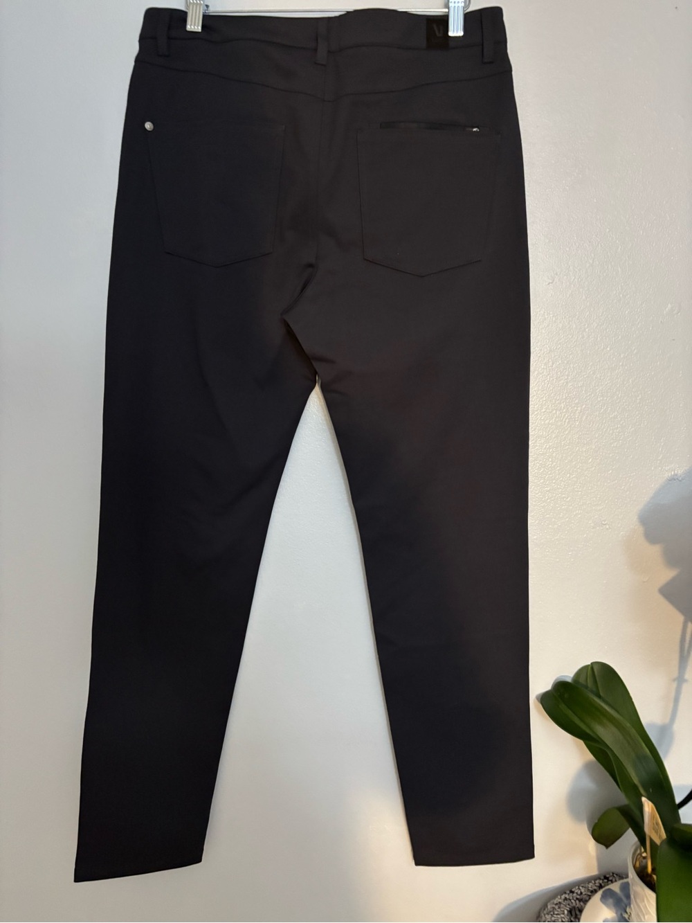 Vuori Men's Charcoal Flat-Front Everyday pants - Picture 3 of 4